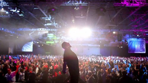 دانلود فیلم Tony Robbins: I Am Not Your Guru 2016 با کیفیت فول اچ دی